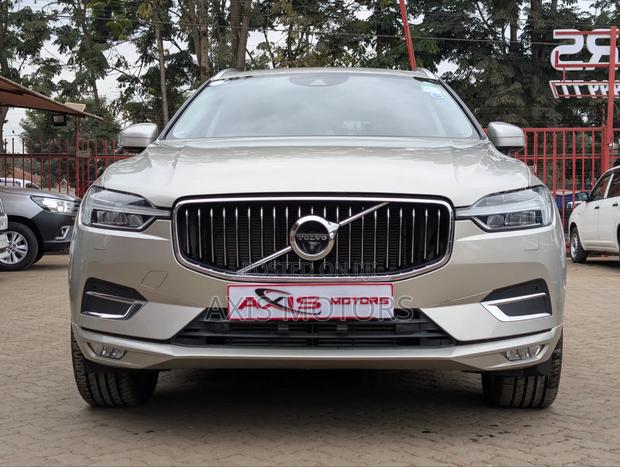 Volvo XC60 2019 Gold
