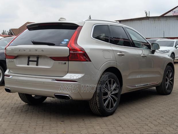 Volvo XC60 2019 Gold