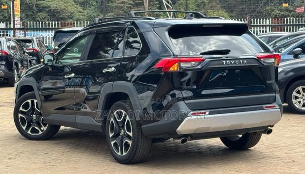 Toyota RAV4 2020 Matt Black
