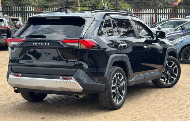 Toyota RAV4 2020 Matt Black