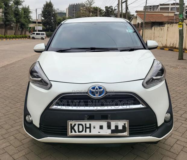 Toyota Sienta 2017 White