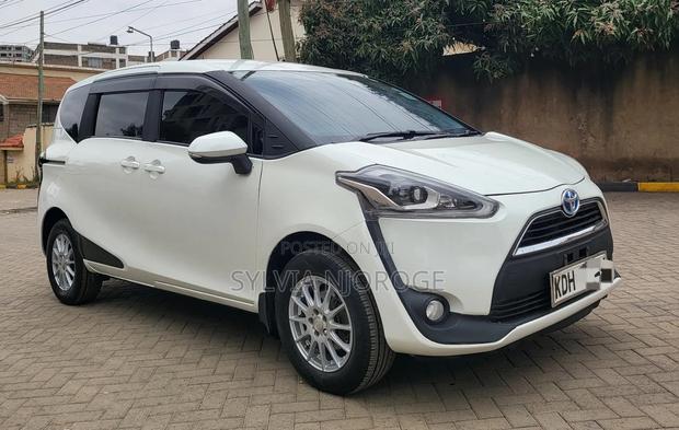 Toyota Sienta 2017 White