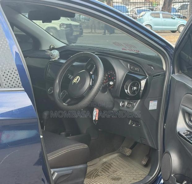 Toyota Vitz 2018 Blue