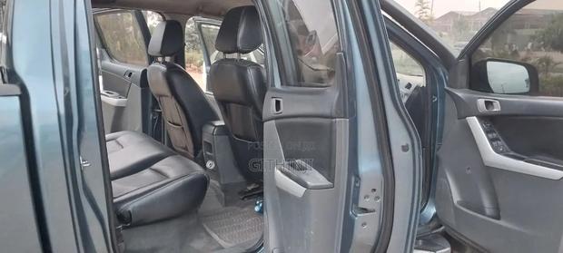 Mazda BT-50 2014 Blue