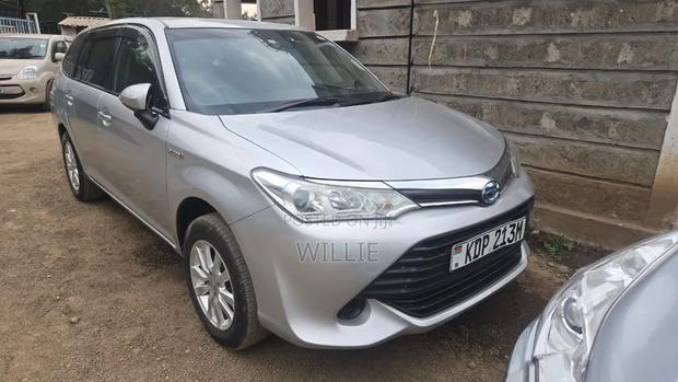 Toyota Corolla Fielder 2016 Silver