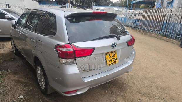 Toyota Corolla Fielder 2016 Silver