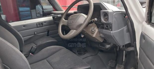 Toyota Land Cruiser 2004 White