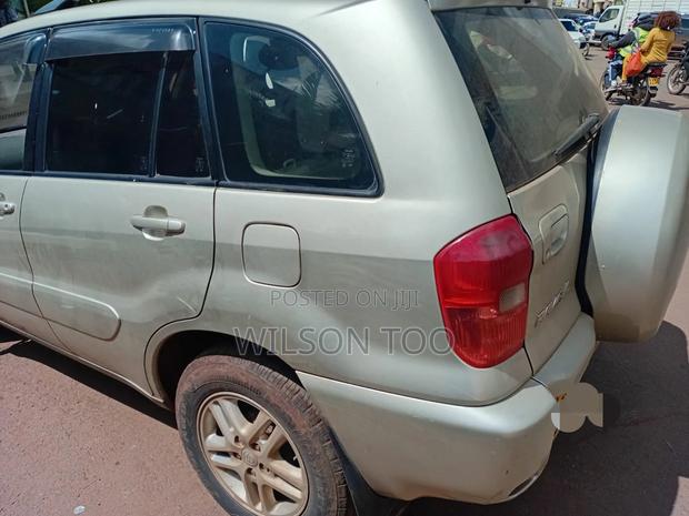 Toyota RAV4 2007 Gold