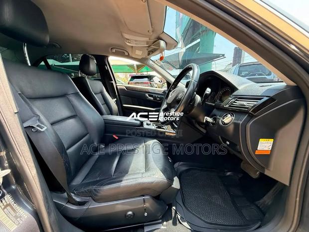 Mercedes-Benz E300 2009 Gray