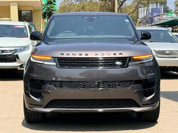 Land Rover Range Rover Sport 2024 Gold