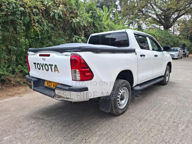 Toyota Hilux Revo Double Cab Deisel 2.4 AWD 2019 White