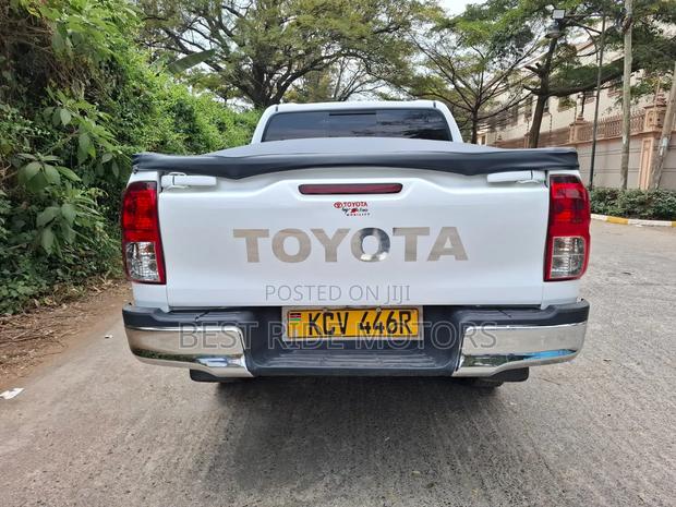 Toyota Hilux Revo Double Cab Deisel 2.4 AWD 2019 White