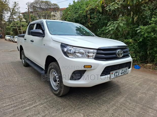 Toyota Hilux Revo Double Cab Deisel 2.4 AWD 2019 White