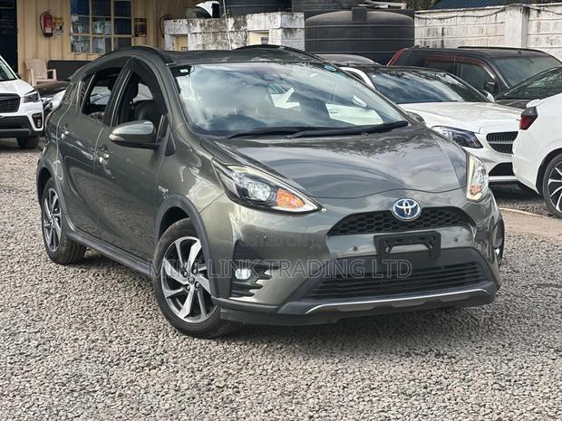 Toyota Aqua 2019 Gray