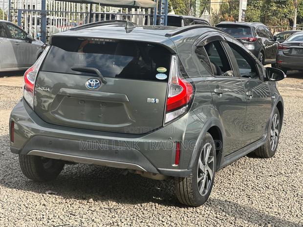 Toyota Aqua 2019 Gray