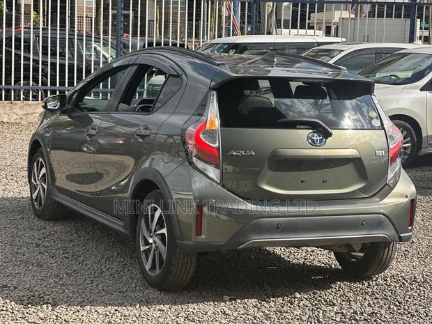 Toyota Aqua 2019 Gray