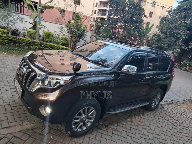 Toyota Land Cruiser Prado 2017 Black