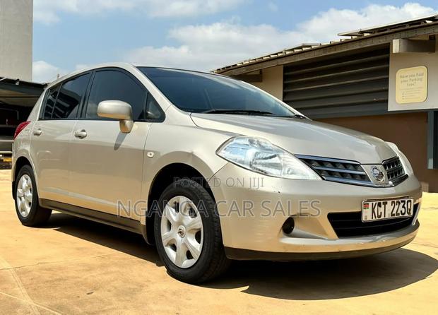 Nissan Tiida 2012 Beige
