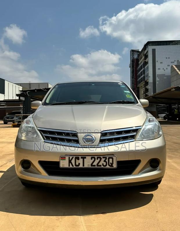 Nissan Tiida 2012 Beige