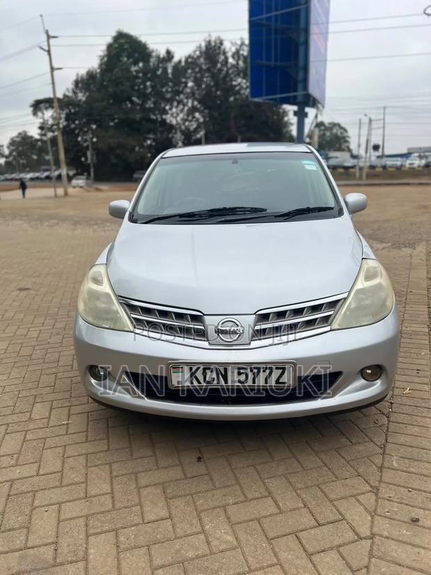 Nissan Tiida 2007 Silver