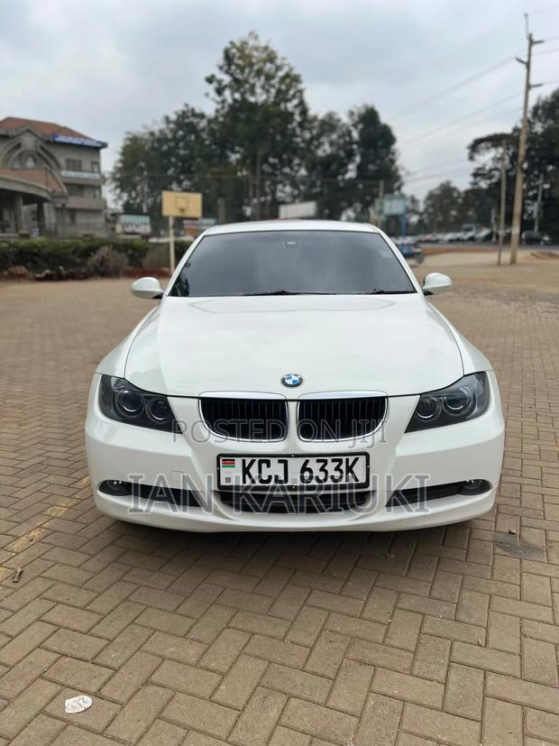 BMW 320i 2011 White