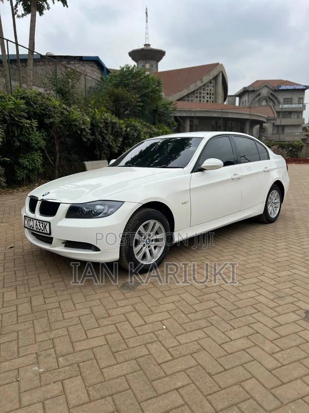 BMW 320i 2011 White