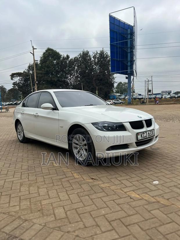 BMW 320i 2011 White