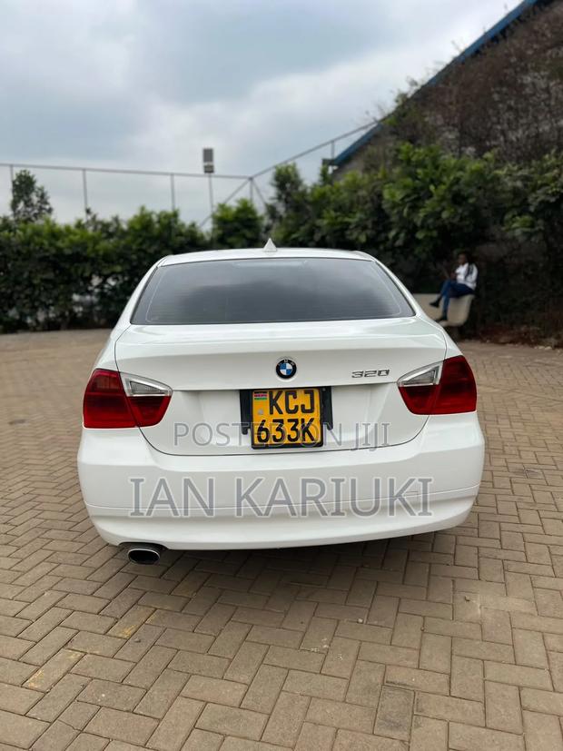 BMW 320i 2011 White