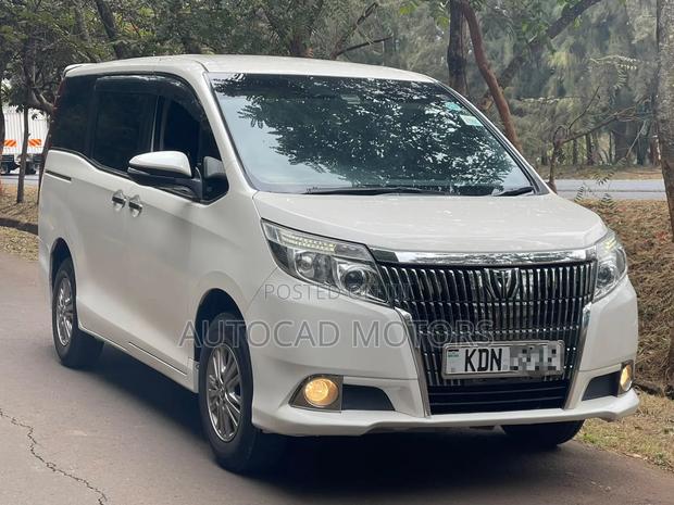Toyota Esquire 2016 White