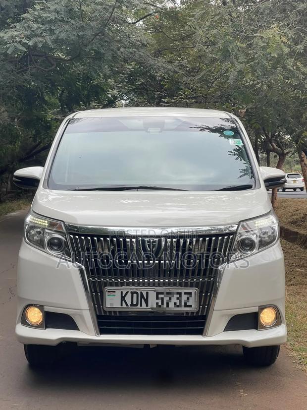 Toyota Esquire 2016 White