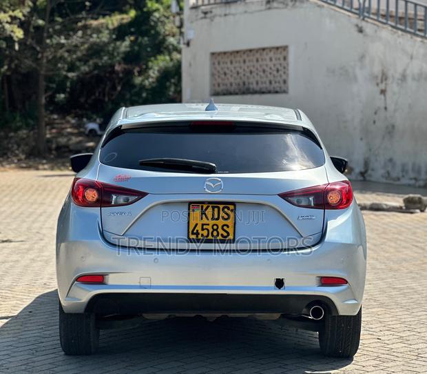 Mazda Axela 2018 Silver