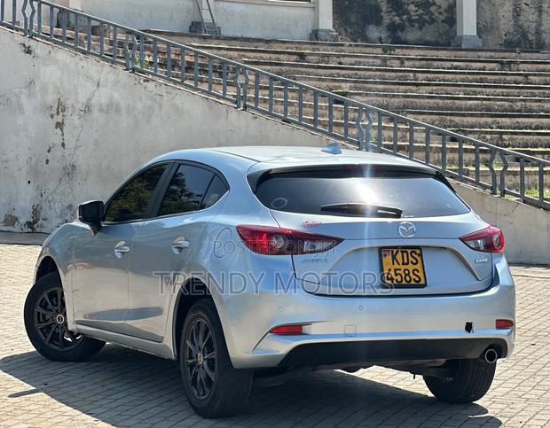 Mazda Axela 2018 Silver