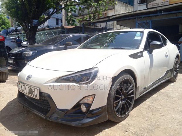 Toyota GT86 2015 White