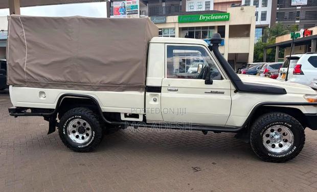 Toyota Land Cruiser 76 Series 2016 White
