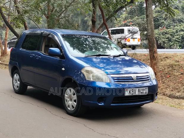 Toyota Raum 2006 Blue