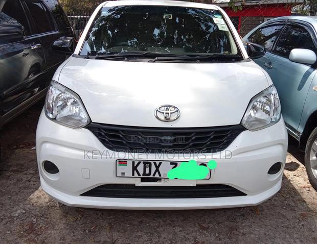 Toyota Passo 2017 White