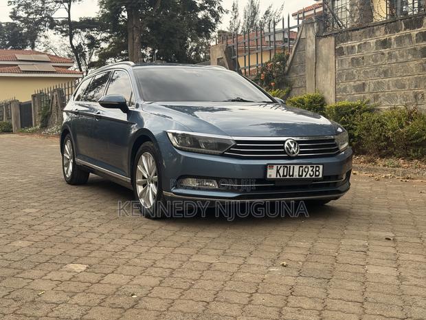 Volkswagen Passat 2018 Blue