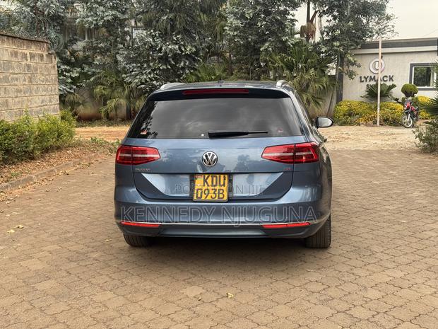 Volkswagen Passat 2018 Blue