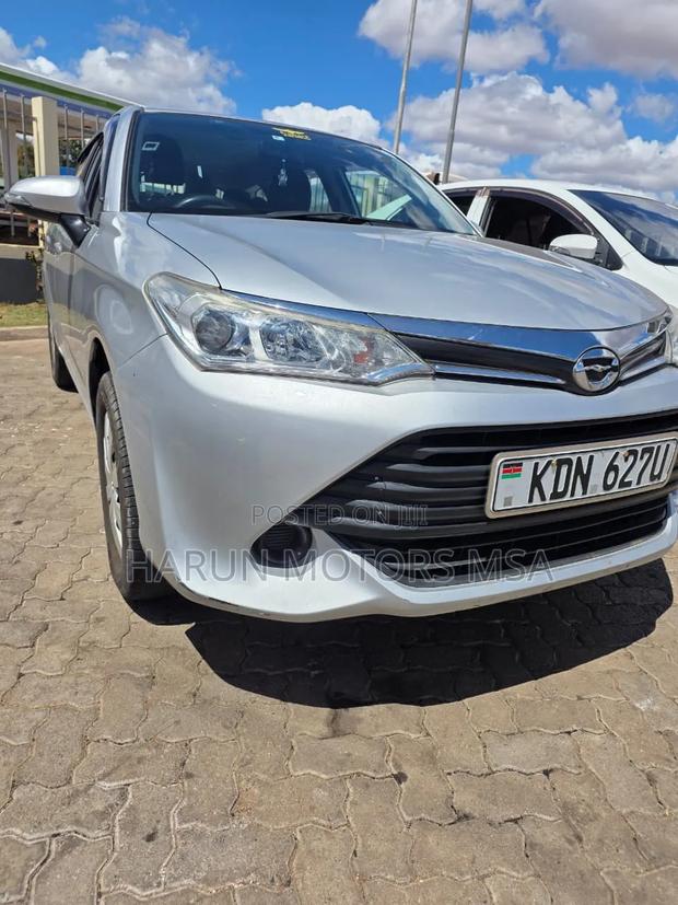 Toyota Corolla Fielder 2016 Silver