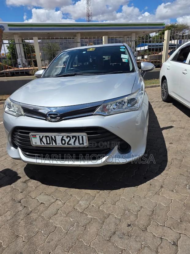 Toyota Corolla Fielder 2016 Silver