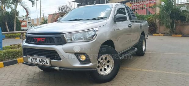 Toyota Hilux 2015 Silver