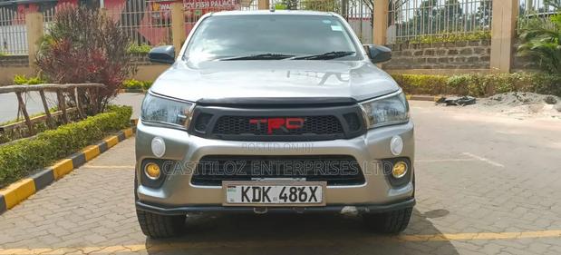 Toyota Hilux 2015 Silver