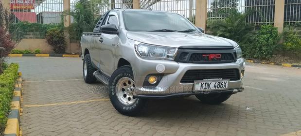 Toyota Hilux 2015 Silver