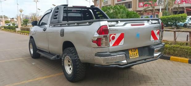 Toyota Hilux 2015 Silver