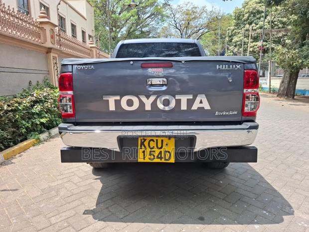 Toyota Hilux 2012