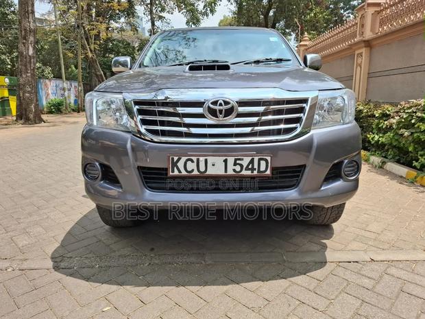 Toyota Hilux 2012
