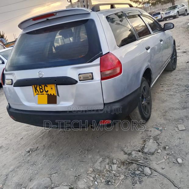 Nissan Advan 2004 Gray