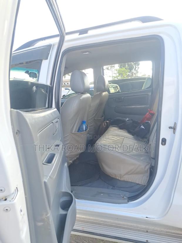 Toyota Hilux 2007 White