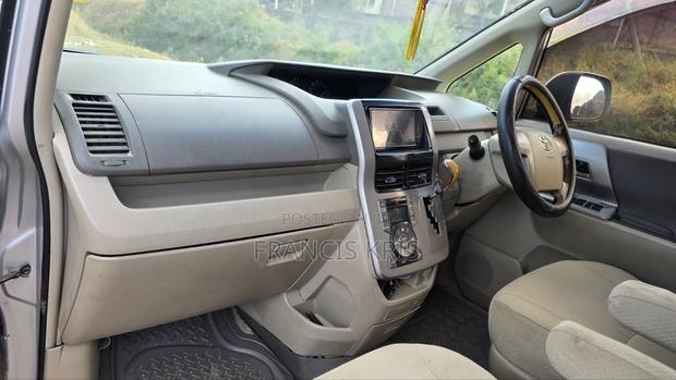 Toyota Noah 2008 Silver