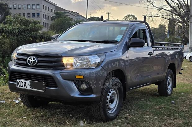 Toyota Hilux 2020 Silver